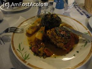 [P19] Gemista, știu, poate nu vreți legume... dar mie îmi place mult. Ardei și roșie umplută, coapte la cuptor... un deliciu...  » foto by maryka
 - 
<span class="allrVoted glyphicon glyphicon-heart hidden" id="av919060"></span>
<a class="m-l-10 hidden" id="sv919060" onclick="voting_Foto_DelVot(,919060,22991)" role="button">șterge vot <span class="glyphicon glyphicon-remove"></span></a>
<a id="v9919060" class=" c-red"  onclick="voting_Foto_SetVot(919060)" role="button"><span class="glyphicon glyphicon-heart-empty"></span> <b>LIKE</b> = Votează poza</a> <img class="hidden"  id="f919060W9" src="/imagini/loader.gif" border="0" /><span class="AjErrMes hidden" id="e919060ErM"></span>