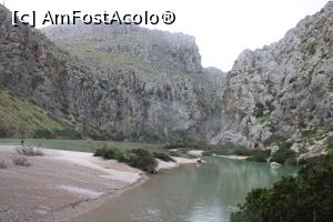 [P33] Mallorca, Sa Calobra, Plaja de lângă Torrent de Pareis și Canionul în dreapta.. » foto by mprofeanu
 - 
<span class="allrVoted glyphicon glyphicon-heart hidden" id="av1301725"></span>
<a class="m-l-10 hidden" id="sv1301725" onclick="voting_Foto_DelVot(,1301725,23018)" role="button">șterge vot <span class="glyphicon glyphicon-remove"></span></a>
<a id="v91301725" class=" c-red"  onclick="voting_Foto_SetVot(1301725)" role="button"><span class="glyphicon glyphicon-heart-empty"></span> <b>LIKE</b> = Votează poza</a> <img class="hidden"  id="f1301725W9" src="/imagini/loader.gif" border="0" /><span class="AjErrMes hidden" id="e1301725ErM"></span>