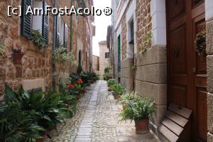 [P56] Mallorca, Fornalutx, Alee pietruită cu flori din lateral de biserică » foto by mprofeanu
 - 
<span class="allrVoted glyphicon glyphicon-heart hidden" id="av1301748"></span>
<a class="m-l-10 hidden" id="sv1301748" onclick="voting_Foto_DelVot(,1301748,23018)" role="button">șterge vot <span class="glyphicon glyphicon-remove"></span></a>
<a id="v91301748" class=" c-red"  onclick="voting_Foto_SetVot(1301748)" role="button"><span class="glyphicon glyphicon-heart-empty"></span> <b>LIKE</b> = Votează poza</a> <img class="hidden"  id="f1301748W9" src="/imagini/loader.gif" border="0" /><span class="AjErrMes hidden" id="e1301748ErM"></span>