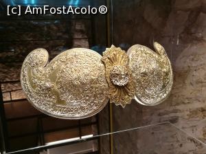 [P34] Colecția de argintărie de la etajul Muzeului Argintăritului » foto by crismis
 - 
<span class="allrVoted glyphicon glyphicon-heart hidden" id="av920634"></span>
<a class="m-l-10 hidden" id="sv920634" onclick="voting_Foto_DelVot(,920634,23023)" role="button">șterge vot <span class="glyphicon glyphicon-remove"></span></a>
<a id="v9920634" class=" c-red"  onclick="voting_Foto_SetVot(920634)" role="button"><span class="glyphicon glyphicon-heart-empty"></span> <b>LIKE</b> = Votează poza</a> <img class="hidden"  id="f920634W9" src="/imagini/loader.gif" border="0" /><span class="AjErrMes hidden" id="e920634ErM"></span>
