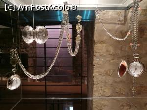 [P38] Colecția de argintărie de la etajul Muzeului Argintăritului » foto by crismis
 - 
<span class="allrVoted glyphicon glyphicon-heart hidden" id="av920639"></span>
<a class="m-l-10 hidden" id="sv920639" onclick="voting_Foto_DelVot(,920639,23023)" role="button">șterge vot <span class="glyphicon glyphicon-remove"></span></a>
<a id="v9920639" class=" c-red"  onclick="voting_Foto_SetVot(920639)" role="button"><span class="glyphicon glyphicon-heart-empty"></span> <b>LIKE</b> = Votează poza</a> <img class="hidden"  id="f920639W9" src="/imagini/loader.gif" border="0" /><span class="AjErrMes hidden" id="e920639ErM"></span>