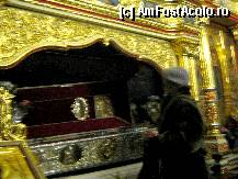 [P17] Catedrala Mitropolitana Iasi - Baldachinul ce adaposteste racla Sf. Parascheva » foto by vadra
 - 
<span class="allrVoted glyphicon glyphicon-heart hidden" id="av299150"></span>
<a class="m-l-10 hidden" id="sv299150" onclick="voting_Foto_DelVot(,299150,23025)" role="button">șterge vot <span class="glyphicon glyphicon-remove"></span></a>
<a id="v9299150" class=" c-red"  onclick="voting_Foto_SetVot(299150)" role="button"><span class="glyphicon glyphicon-heart-empty"></span> <b>LIKE</b> = Votează poza</a> <img class="hidden"  id="f299150W9" src="/imagini/loader.gif" border="0" /><span class="AjErrMes hidden" id="e299150ErM"></span>