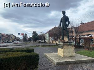 [P10] Statuia lui Petőfi Sándor » foto by AZE
 - 
<span class="allrVoted glyphicon glyphicon-heart hidden" id="av1352958"></span>
<a class="m-l-10 hidden" id="sv1352958" onclick="voting_Foto_DelVot(,1352958,23038)" role="button">șterge vot <span class="glyphicon glyphicon-remove"></span></a>
<a id="v91352958" class=" c-red"  onclick="voting_Foto_SetVot(1352958)" role="button"><span class="glyphicon glyphicon-heart-empty"></span> <b>LIKE</b> = Votează poza</a> <img class="hidden"  id="f1352958W9" src="/imagini/loader.gif" border="0" /><span class="AjErrMes hidden" id="e1352958ErM"></span>