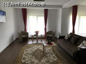 [P11] Zona stanga a livingului » foto by adynutza26
 - 
<span class="allrVoted glyphicon glyphicon-heart hidden" id="av921913"></span>
<a class="m-l-10 hidden" id="sv921913" onclick="voting_Foto_DelVot(,921913,23041)" role="button">șterge vot <span class="glyphicon glyphicon-remove"></span></a>
<a id="v9921913" class=" c-red"  onclick="voting_Foto_SetVot(921913)" role="button"><span class="glyphicon glyphicon-heart-empty"></span> <b>LIKE</b> = Votează poza</a> <img class="hidden"  id="f921913W9" src="/imagini/loader.gif" border="0" /><span class="AjErrMes hidden" id="e921913ErM"></span>