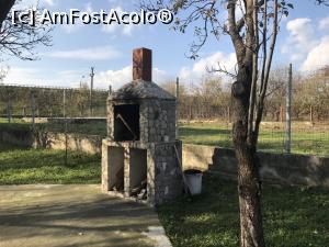 [P05] Pentru noi e un 'must' gratarul. Se observa in fundal parapetii de la baraj.  » foto by adynutza26
 - 
<span class="allrVoted glyphicon glyphicon-heart hidden" id="av921907"></span>
<a class="m-l-10 hidden" id="sv921907" onclick="voting_Foto_DelVot(,921907,23041)" role="button">șterge vot <span class="glyphicon glyphicon-remove"></span></a>
<a id="v9921907" class=" c-red"  onclick="voting_Foto_SetVot(921907)" role="button"><span class="glyphicon glyphicon-heart-empty"></span> <b>LIKE</b> = Votează poza</a> <img class="hidden"  id="f921907W9" src="/imagini/loader.gif" border="0" /><span class="AjErrMes hidden" id="e921907ErM"></span>