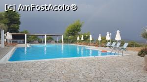 [P16] Piscina am vazut-o a doua zi cand afara picura » foto by DOINITA
 - 
<span class="allrVoted glyphicon glyphicon-heart hidden" id="av922271"></span>
<a class="m-l-10 hidden" id="sv922271" onclick="voting_Foto_DelVot(,922271,23048)" role="button">șterge vot <span class="glyphicon glyphicon-remove"></span></a>
<a id="v9922271" class=" c-red"  onclick="voting_Foto_SetVot(922271)" role="button"><span class="glyphicon glyphicon-heart-empty"></span> <b>LIKE</b> = Votează poza</a> <img class="hidden"  id="f922271W9" src="/imagini/loader.gif" border="0" /><span class="AjErrMes hidden" id="e922271ErM"></span>
