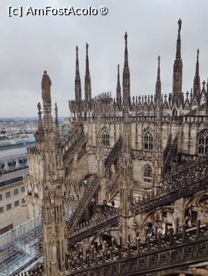 [P25] Domul din Milano; pe acoperiș » foto by crismis
 - 
<span class="allrVoted glyphicon glyphicon-heart hidden" id="av1485173"></span>
<a class="m-l-10 hidden" id="sv1485173" onclick="voting_Foto_DelVot(,1485173,23051)" role="button">șterge vot <span class="glyphicon glyphicon-remove"></span></a>
<a id="v91485173" class=" c-red"  onclick="voting_Foto_SetVot(1485173)" role="button"><span class="glyphicon glyphicon-heart-empty"></span> <b>LIKE</b> = Votează poza</a> <img class="hidden"  id="f1485173W9" src="/imagini/loader.gif" border="0" /><span class="AjErrMes hidden" id="e1485173ErM"></span>