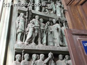 [P06] Domul din Milano. Ușa cu tematica din viața Episcopului de Milano, Ambrozie. » foto by mihaelavoicu
 - 
<span class="allrVoted glyphicon glyphicon-heart hidden" id="av1251467"></span>
<a class="m-l-10 hidden" id="sv1251467" onclick="voting_Foto_DelVot(,1251467,23051)" role="button">șterge vot <span class="glyphicon glyphicon-remove"></span></a>
<a id="v91251467" class=" c-red"  onclick="voting_Foto_SetVot(1251467)" role="button"><span class="glyphicon glyphicon-heart-empty"></span> <b>LIKE</b> = Votează poza</a> <img class="hidden"  id="f1251467W9" src="/imagini/loader.gif" border="0" /><span class="AjErrMes hidden" id="e1251467ErM"></span>