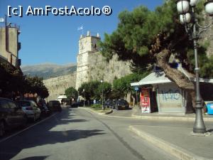 [P01] Ne apropiem de cetatea din Ioannina, în spatele căreia se află debarcaderul.  » foto by Carmen Ion
 - 
<span class="allrVoted glyphicon glyphicon-heart hidden" id="av903746"></span>
<a class="m-l-10 hidden" id="sv903746" onclick="voting_Foto_DelVot(,903746,23052)" role="button">șterge vot <span class="glyphicon glyphicon-remove"></span></a>
<a id="v9903746" class=" c-red"  onclick="voting_Foto_SetVot(903746)" role="button"><span class="glyphicon glyphicon-heart-empty"></span> <b>LIKE</b> = Votează poza</a> <img class="hidden"  id="f903746W9" src="/imagini/loader.gif" border="0" /><span class="AjErrMes hidden" id="e903746ErM"></span>