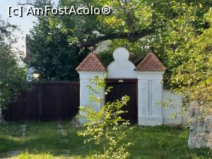 [P39] Porti de conac, sat Bicfalau, Covasna » foto by mecut
 - 
<span class="allrVoted glyphicon glyphicon-heart hidden" id="av1102511"></span>
<a class="m-l-10 hidden" id="sv1102511" onclick="voting_Foto_DelVot(,1102511,23060)" role="button">șterge vot <span class="glyphicon glyphicon-remove"></span></a>
<a id="v91102511" class=" c-red"  onclick="voting_Foto_SetVot(1102511)" role="button"><span class="glyphicon glyphicon-heart-empty"></span> <b>LIKE</b> = Votează poza</a> <img class="hidden"  id="f1102511W9" src="/imagini/loader.gif" border="0" /><span class="AjErrMes hidden" id="e1102511ErM"></span>