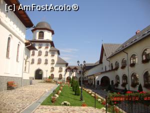 [P17] La plimbare prin curtea mănăstirii. Am apreciat ordinea care domnea peste tot.  » foto by Floryn81
 - 
<span class="allrVoted glyphicon glyphicon-heart hidden" id="av799130"></span>
<a class="m-l-10 hidden" id="sv799130" onclick="voting_Foto_DelVot(,799130,23061)" role="button">șterge vot <span class="glyphicon glyphicon-remove"></span></a>
<a id="v9799130" class=" c-red"  onclick="voting_Foto_SetVot(799130)" role="button"><span class="glyphicon glyphicon-heart-empty"></span> <b>LIKE</b> = Votează poza</a> <img class="hidden"  id="f799130W9" src="/imagini/loader.gif" border="0" /><span class="AjErrMes hidden" id="e799130ErM"></span>