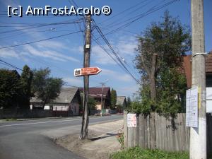 [P02] În localitatea Sita Buzăului (județul Covasna) am întâlnit acest indicator spre lăcașul de cult pe care doream să-l vizităm.  » foto by Floryn81
 - 
<span class="allrVoted glyphicon glyphicon-heart hidden" id="av799112"></span>
<a class="m-l-10 hidden" id="sv799112" onclick="voting_Foto_DelVot(,799112,23061)" role="button">șterge vot <span class="glyphicon glyphicon-remove"></span></a>
<a id="v9799112" class=" c-red"  onclick="voting_Foto_SetVot(799112)" role="button"><span class="glyphicon glyphicon-heart-empty"></span> <b>LIKE</b> = Votează poza</a> <img class="hidden"  id="f799112W9" src="/imagini/loader.gif" border="0" /><span class="AjErrMes hidden" id="e799112ErM"></span>