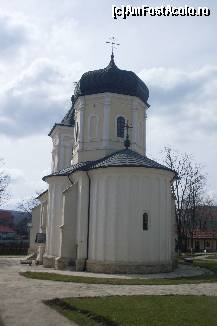 [P13] ... şi biserica veche » foto by Ovidiu istorie
 - 
<span class="allrVoted glyphicon glyphicon-heart hidden" id="av420222"></span>
<a class="m-l-10 hidden" id="sv420222" onclick="voting_Foto_DelVot(,420222,23070)" role="button">șterge vot <span class="glyphicon glyphicon-remove"></span></a>
<a id="v9420222" class=" c-red"  onclick="voting_Foto_SetVot(420222)" role="button"><span class="glyphicon glyphicon-heart-empty"></span> <b>LIKE</b> = Votează poza</a> <img class="hidden"  id="f420222W9" src="/imagini/loader.gif" border="0" /><span class="AjErrMes hidden" id="e420222ErM"></span>