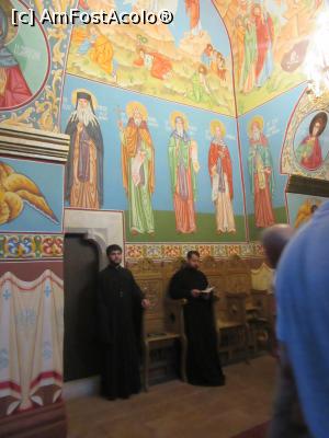 [P13] Biserica Adormirea Maicii Domnului interior; slujbă » foto by Michi
 - 
<span class="allrVoted glyphicon glyphicon-heart hidden" id="av923307"></span>
<a class="m-l-10 hidden" id="sv923307" onclick="voting_Foto_DelVot(,923307,23070)" role="button">șterge vot <span class="glyphicon glyphicon-remove"></span></a>
<a id="v9923307" class=" c-red"  onclick="voting_Foto_SetVot(923307)" role="button"><span class="glyphicon glyphicon-heart-empty"></span> <b>LIKE</b> = Votează poza</a> <img class="hidden"  id="f923307W9" src="/imagini/loader.gif" border="0" /><span class="AjErrMes hidden" id="e923307ErM"></span>