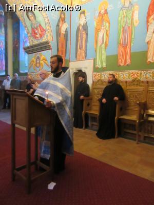 [P14] Biserica Adormirea Maicii Domnului interior Slujbă » foto by Michi
 - 
<span class="allrVoted glyphicon glyphicon-heart hidden" id="av923308"></span>
<a class="m-l-10 hidden" id="sv923308" onclick="voting_Foto_DelVot(,923308,23070)" role="button">șterge vot <span class="glyphicon glyphicon-remove"></span></a>
<a id="v9923308" class=" c-red"  onclick="voting_Foto_SetVot(923308)" role="button"><span class="glyphicon glyphicon-heart-empty"></span> <b>LIKE</b> = Votează poza</a> <img class="hidden"  id="f923308W9" src="/imagini/loader.gif" border="0" /><span class="AjErrMes hidden" id="e923308ErM"></span>