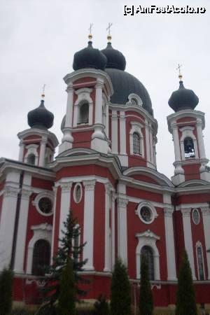 [P04] Biserica principală a mănăstirii, dintr-un alt unghi » foto by Ovidiu istorie
 - 
<span class="allrVoted glyphicon glyphicon-heart hidden" id="av420294"></span>
<a class="m-l-10 hidden" id="sv420294" onclick="voting_Foto_DelVot(,420294,23071)" role="button">șterge vot <span class="glyphicon glyphicon-remove"></span></a>
<a id="v9420294" class=" c-red"  onclick="voting_Foto_SetVot(420294)" role="button"><span class="glyphicon glyphicon-heart-empty"></span> <b>LIKE</b> = Votează poza</a> <img class="hidden"  id="f420294W9" src="/imagini/loader.gif" border="0" /><span class="AjErrMes hidden" id="e420294ErM"></span>
