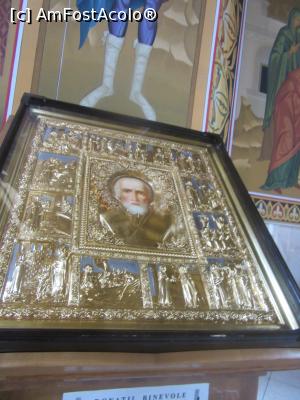 [P16] Icoană cu Sf. Nicolae în biserica » foto by Michi
 - 
<span class="allrVoted glyphicon glyphicon-heart hidden" id="av923821"></span>
<a class="m-l-10 hidden" id="sv923821" onclick="voting_Foto_DelVot(,923821,23071)" role="button">șterge vot <span class="glyphicon glyphicon-remove"></span></a>
<a id="v9923821" class=" c-red"  onclick="voting_Foto_SetVot(923821)" role="button"><span class="glyphicon glyphicon-heart-empty"></span> <b>LIKE</b> = Votează poza</a> <img class="hidden"  id="f923821W9" src="/imagini/loader.gif" border="0" /><span class="AjErrMes hidden" id="e923821ErM"></span>