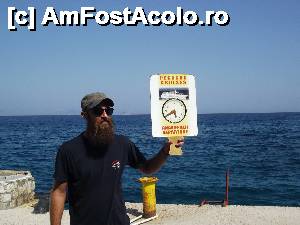 [P24] La orele 17,40 trebuie să plecăm din Spetses, ne spune un fan ZZ Top!  » foto by irinad
 - 
<span class="allrVoted glyphicon glyphicon-heart hidden" id="av711133"></span>
<a class="m-l-10 hidden" id="sv711133" onclick="voting_Foto_DelVot(,711133,23081)" role="button">șterge vot <span class="glyphicon glyphicon-remove"></span></a>
<a id="v9711133" class=" c-red"  onclick="voting_Foto_SetVot(711133)" role="button"><span class="glyphicon glyphicon-heart-empty"></span> <b>LIKE</b> = Votează poza</a> <img class="hidden"  id="f711133W9" src="/imagini/loader.gif" border="0" /><span class="AjErrMes hidden" id="e711133ErM"></span>