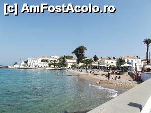 [P25] Plaja din dreapta portului din Spetses » foto by irinad
 - 
<span class="allrVoted glyphicon glyphicon-heart hidden" id="av711134"></span>
<a class="m-l-10 hidden" id="sv711134" onclick="voting_Foto_DelVot(,711134,23081)" role="button">șterge vot <span class="glyphicon glyphicon-remove"></span></a>
<a id="v9711134" class=" c-red"  onclick="voting_Foto_SetVot(711134)" role="button"><span class="glyphicon glyphicon-heart-empty"></span> <b>LIKE</b> = Votează poza</a> <img class="hidden"  id="f711134W9" src="/imagini/loader.gif" border="0" /><span class="AjErrMes hidden" id="e711134ErM"></span>