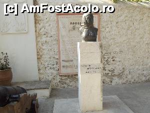 [P30] Bustul Laskarinei Bouboulina din curtea muzeului dedicat persoanei sale » foto by irinad
 - 
<span class="allrVoted glyphicon glyphicon-heart hidden" id="av711139"></span>
<a class="m-l-10 hidden" id="sv711139" onclick="voting_Foto_DelVot(,711139,23081)" role="button">șterge vot <span class="glyphicon glyphicon-remove"></span></a>
<a id="v9711139" class=" c-red"  onclick="voting_Foto_SetVot(711139)" role="button"><span class="glyphicon glyphicon-heart-empty"></span> <b>LIKE</b> = Votează poza</a> <img class="hidden"  id="f711139W9" src="/imagini/loader.gif" border="0" /><span class="AjErrMes hidden" id="e711139ErM"></span>