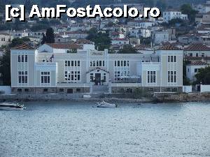 [P37] Altă clădire emblematică pentru Spetses » foto by irinad
 - 
<span class="allrVoted glyphicon glyphicon-heart hidden" id="av711146"></span>
<a class="m-l-10 hidden" id="sv711146" onclick="voting_Foto_DelVot(,711146,23081)" role="button">șterge vot <span class="glyphicon glyphicon-remove"></span></a>
<a id="v9711146" class=" c-red"  onclick="voting_Foto_SetVot(711146)" role="button"><span class="glyphicon glyphicon-heart-empty"></span> <b>LIKE</b> = Votează poza</a> <img class="hidden"  id="f711146W9" src="/imagini/loader.gif" border="0" /><span class="AjErrMes hidden" id="e711146ErM"></span>