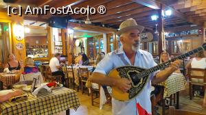 [P17] Taverna Laterna - bătrânul muzicant » foto by Carmen Ion
 - 
<span class="allrVoted glyphicon glyphicon-heart hidden" id="av1476850"></span>
<a class="m-l-10 hidden" id="sv1476850" onclick="voting_Foto_DelVot(,1476850,23096)" role="button">șterge vot <span class="glyphicon glyphicon-remove"></span></a>
<a id="v91476850" class=" c-red"  onclick="voting_Foto_SetVot(1476850)" role="button"><span class="glyphicon glyphicon-heart-empty"></span> <b>LIKE</b> = Votează poza</a> <img class="hidden"  id="f1476850W9" src="/imagini/loader.gif" border="0" /><span class="AjErrMes hidden" id="e1476850ErM"></span>