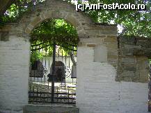 [P12] Biserica era, din pacate, inchisa » foto by krondia*
 - 
<span class="allrVoted glyphicon glyphicon-heart hidden" id="av67794"></span>
<a class="m-l-10 hidden" id="sv67794" onclick="voting_Foto_DelVot(,67794,23107)" role="button">șterge vot <span class="glyphicon glyphicon-remove"></span></a>
<a id="v967794" class=" c-red"  onclick="voting_Foto_SetVot(67794)" role="button"><span class="glyphicon glyphicon-heart-empty"></span> <b>LIKE</b> = Votează poza</a> <img class="hidden"  id="f67794W9" src="/imagini/loader.gif" border="0" /><span class="AjErrMes hidden" id="e67794ErM"></span>