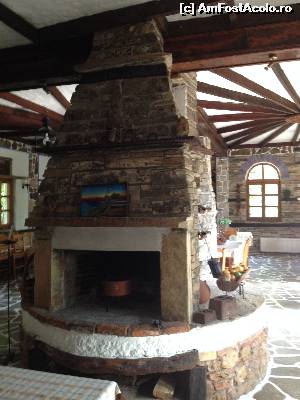 [P10] Taverna Vasilis din Mega Kazaviti - interior restaurant » foto by ebirsan
 - 
<span class="allrVoted glyphicon glyphicon-heart hidden" id="av533653"></span>
<a class="m-l-10 hidden" id="sv533653" onclick="voting_Foto_DelVot(,533653,23108)" role="button">șterge vot <span class="glyphicon glyphicon-remove"></span></a>
<a id="v9533653" class=" c-red"  onclick="voting_Foto_SetVot(533653)" role="button"><span class="glyphicon glyphicon-heart-empty"></span> <b>LIKE</b> = Votează poza</a> <img class="hidden"  id="f533653W9" src="/imagini/loader.gif" border="0" /><span class="AjErrMes hidden" id="e533653ErM"></span>
