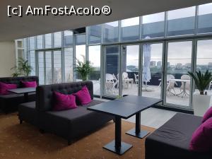 [P25] Atmosphere Sky Bar - imagine din interior.  » foto by Floryn81
 - 
<span class="allrVoted glyphicon glyphicon-heart hidden" id="av986696"></span>
<a class="m-l-10 hidden" id="sv986696" onclick="voting_Foto_DelVot(,986696,23115)" role="button">șterge vot <span class="glyphicon glyphicon-remove"></span></a>
<a id="v9986696" class=" c-red"  onclick="voting_Foto_SetVot(986696)" role="button"><span class="glyphicon glyphicon-heart-empty"></span> <b>LIKE</b> = Votează poza</a> <img class="hidden"  id="f986696W9" src="/imagini/loader.gif" border="0" /><span class="AjErrMes hidden" id="e986696ErM"></span>