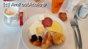 [P35] Ramada, restaurantul Blanche - micul dejun.  » foto by Floryn81
 - 
<span class="allrVoted glyphicon glyphicon-heart hidden" id="av986706"></span>
<a class="m-l-10 hidden" id="sv986706" onclick="voting_Foto_DelVot(,986706,23115)" role="button">șterge vot <span class="glyphicon glyphicon-remove"></span></a>
<a id="v9986706" class=" c-red"  onclick="voting_Foto_SetVot(986706)" role="button"><span class="glyphicon glyphicon-heart-empty"></span> <b>LIKE</b> = Votează poza</a> <img class="hidden"  id="f986706W9" src="/imagini/loader.gif" border="0" /><span class="AjErrMes hidden" id="e986706ErM"></span>