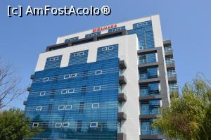 [P01] Hotel Ramada din Constanţa-Mamaia văzut de pe malul lacului Tăbăcăriei.  » foto by traian.leuca †
 - 
<span class="allrVoted glyphicon glyphicon-heart hidden" id="av1013086"></span>
<a class="m-l-10 hidden" id="sv1013086" onclick="voting_Foto_DelVot(,1013086,23115)" role="button">șterge vot <span class="glyphicon glyphicon-remove"></span></a>
<a id="v91013086" class=" c-red"  onclick="voting_Foto_SetVot(1013086)" role="button"><span class="glyphicon glyphicon-heart-empty"></span> <b>LIKE</b> = Votează poza</a> <img class="hidden"  id="f1013086W9" src="/imagini/loader.gif" border="0" /><span class="AjErrMes hidden" id="e1013086ErM"></span>