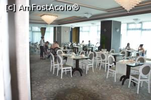 [P11] Restaurantul Blanche de la Hotel Ramada din Constanţa-Mamaia.  » foto by traian.leuca †
 - 
<span class="allrVoted glyphicon glyphicon-heart hidden" id="av1013096"></span>
<a class="m-l-10 hidden" id="sv1013096" onclick="voting_Foto_DelVot(,1013096,23115)" role="button">șterge vot <span class="glyphicon glyphicon-remove"></span></a>
<a id="v91013096" class=" c-red"  onclick="voting_Foto_SetVot(1013096)" role="button"><span class="glyphicon glyphicon-heart-empty"></span> <b>LIKE</b> = Votează poza</a> <img class="hidden"  id="f1013096W9" src="/imagini/loader.gif" border="0" /><span class="AjErrMes hidden" id="e1013096ErM"></span>