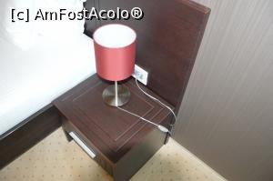 [P22] Noptieră şi veioză la Hotel Ramada din Constanţa-Mamaia.  » foto by traian.leuca †
 - 
<span class="allrVoted glyphicon glyphicon-heart hidden" id="av1013107"></span>
<a class="m-l-10 hidden" id="sv1013107" onclick="voting_Foto_DelVot(,1013107,23115)" role="button">șterge vot <span class="glyphicon glyphicon-remove"></span></a>
<a id="v91013107" class=" c-red"  onclick="voting_Foto_SetVot(1013107)" role="button"><span class="glyphicon glyphicon-heart-empty"></span> <b>LIKE</b> = Votează poza</a> <img class="hidden"  id="f1013107W9" src="/imagini/loader.gif" border="0" /><span class="AjErrMes hidden" id="e1013107ErM"></span>