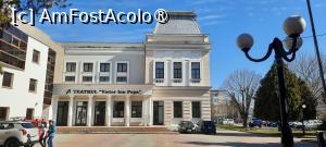 [P12] Bârlad, Teatrul „Victor Ion Popa”, Intrarea » foto by mprofeanu
 - 
<span class="allrVoted glyphicon glyphicon-heart hidden" id="av1477861"></span>
<a class="m-l-10 hidden" id="sv1477861" onclick="voting_Foto_DelVot(,1477861,23117)" role="button">șterge vot <span class="glyphicon glyphicon-remove"></span></a>
<a id="v91477861" class=" c-red"  onclick="voting_Foto_SetVot(1477861)" role="button"><span class="glyphicon glyphicon-heart-empty"></span> <b>LIKE</b> = Votează poza</a> <img class="hidden"  id="f1477861W9" src="/imagini/loader.gif" border="0" /><span class="AjErrMes hidden" id="e1477861ErM"></span>