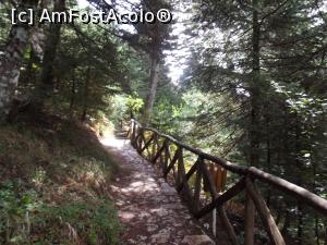 [P38] Potecă pietruită pe lângă cascada Drimona » foto by irinad
 - 
<span class="allrVoted glyphicon glyphicon-heart hidden" id="av925447"></span>
<a class="m-l-10 hidden" id="sv925447" onclick="voting_Foto_DelVot(,925447,23119)" role="button">șterge vot <span class="glyphicon glyphicon-remove"></span></a>
<a id="v9925447" class=" c-red"  onclick="voting_Foto_SetVot(925447)" role="button"><span class="glyphicon glyphicon-heart-empty"></span> <b>LIKE</b> = Votează poza</a> <img class="hidden"  id="f925447W9" src="/imagini/loader.gif" border="0" /><span class="AjErrMes hidden" id="e925447ErM"></span>