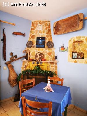 [P06] Taverna Milos, interior » foto by crismis
 - 
<span class="allrVoted glyphicon glyphicon-heart hidden" id="av1267976"></span>
<a class="m-l-10 hidden" id="sv1267976" onclick="voting_Foto_DelVot(,1267976,23121)" role="button">șterge vot <span class="glyphicon glyphicon-remove"></span></a>
<a id="v91267976" class=" c-red"  onclick="voting_Foto_SetVot(1267976)" role="button"><span class="glyphicon glyphicon-heart-empty"></span> <b>LIKE</b> = Votează poza</a> <img class="hidden"  id="f1267976W9" src="/imagini/loader.gif" border="0" /><span class="AjErrMes hidden" id="e1267976ErM"></span>