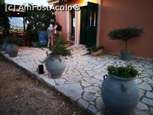 [P29] Intrarea la Enastron Taverna văzută din parcare » foto by crismis
 - 
<span class="allrVoted glyphicon glyphicon-heart hidden" id="av1268847"></span>
<a class="m-l-10 hidden" id="sv1268847" onclick="voting_Foto_DelVot(,1268847,23122)" role="button">șterge vot <span class="glyphicon glyphicon-remove"></span></a>
<a id="v91268847" class=" c-red"  onclick="voting_Foto_SetVot(1268847)" role="button"><span class="glyphicon glyphicon-heart-empty"></span> <b>LIKE</b> = Votează poza</a> <img class="hidden"  id="f1268847W9" src="/imagini/loader.gif" border="0" /><span class="AjErrMes hidden" id="e1268847ErM"></span>