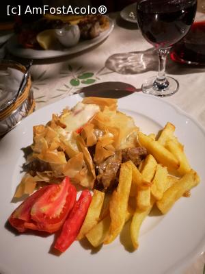 [P35] Enastron Taverna; kleftiko de miel în foi de plăcintă » foto by crismis
 - 
<span class="allrVoted glyphicon glyphicon-heart hidden" id="av1268853"></span>
<a class="m-l-10 hidden" id="sv1268853" onclick="voting_Foto_DelVot(,1268853,23122)" role="button">șterge vot <span class="glyphicon glyphicon-remove"></span></a>
<a id="v91268853" class=" c-red"  onclick="voting_Foto_SetVot(1268853)" role="button"><span class="glyphicon glyphicon-heart-empty"></span> <b>LIKE</b> = Votează poza</a> <img class="hidden"  id="f1268853W9" src="/imagini/loader.gif" border="0" /><span class="AjErrMes hidden" id="e1268853ErM"></span>
