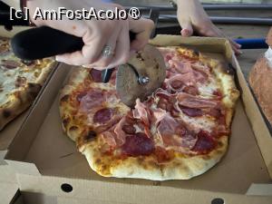 [P07] Pizza Colosseum, Moldovița
pizza pe vatră » foto by Andrei16
 - 
<span class="allrVoted glyphicon glyphicon-heart hidden" id="av1481700"></span>
<a class="m-l-10 hidden" id="sv1481700" onclick="voting_Foto_DelVot(,1481700,23128)" role="button">șterge vot <span class="glyphicon glyphicon-remove"></span></a>
<a id="v91481700" class=" c-red"  onclick="voting_Foto_SetVot(1481700)" role="button"><span class="glyphicon glyphicon-heart-empty"></span> <b>LIKE</b> = Votează poza</a> <img class="hidden"  id="f1481700W9" src="/imagini/loader.gif" border="0" /><span class="AjErrMes hidden" id="e1481700ErM"></span>
