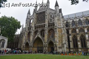 [P01] Westminster Abbey - o parte din coada de la intrare » foto by Pușcașu Marin
 - 
<span class="allrVoted glyphicon glyphicon-heart hidden" id="av973933"></span>
<a class="m-l-10 hidden" id="sv973933" onclick="voting_Foto_DelVot(,973933,23141)" role="button">șterge vot <span class="glyphicon glyphicon-remove"></span></a>
<a id="v9973933" class=" c-red"  onclick="voting_Foto_SetVot(973933)" role="button"><span class="glyphicon glyphicon-heart-empty"></span> <b>LIKE</b> = Votează poza</a> <img class="hidden"  id="f973933W9" src="/imagini/loader.gif" border="0" /><span class="AjErrMes hidden" id="e973933ErM"></span>