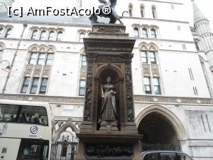 [P02] Londra. The Temple Bar » foto by mihaelavoicu
 - 
<span class="allrVoted glyphicon glyphicon-heart hidden" id="av1122994"></span>
<a class="m-l-10 hidden" id="sv1122994" onclick="voting_Foto_DelVot(,1122994,23141)" role="button">șterge vot <span class="glyphicon glyphicon-remove"></span></a>
<a id="v91122994" class=" c-red"  onclick="voting_Foto_SetVot(1122994)" role="button"><span class="glyphicon glyphicon-heart-empty"></span> <b>LIKE</b> = Votează poza</a> <img class="hidden"  id="f1122994W9" src="/imagini/loader.gif" border="0" /><span class="AjErrMes hidden" id="e1122994ErM"></span>