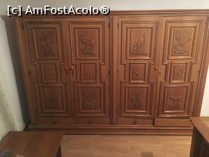 [P14] Șifonierul care a fost, pe vremuri, în camera lui Ceaușescu » foto by Yersinia Pestis
 - 
<span class="allrVoted glyphicon glyphicon-heart hidden" id="av925870"></span>
<a class="m-l-10 hidden" id="sv925870" onclick="voting_Foto_DelVot(,925870,23142)" role="button">șterge vot <span class="glyphicon glyphicon-remove"></span></a>
<a id="v9925870" class=" c-red"  onclick="voting_Foto_SetVot(925870)" role="button"><span class="glyphicon glyphicon-heart-empty"></span> <b>LIKE</b> = Votează poza</a> <img class="hidden"  id="f925870W9" src="/imagini/loader.gif" border="0" /><span class="AjErrMes hidden" id="e925870ErM"></span>