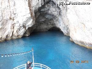 [P01] Paxos-Antipaxos - Apele albastre de la intrarea în caverna Ipapandi.  » foto by iulianic
 - 
<span class="allrVoted glyphicon glyphicon-heart hidden" id="av685405"></span>
<a class="m-l-10 hidden" id="sv685405" onclick="voting_Foto_DelVot(,685405,23149)" role="button">șterge vot <span class="glyphicon glyphicon-remove"></span></a>
<a id="v9685405" class=" c-red"  onclick="voting_Foto_SetVot(685405)" role="button"><span class="glyphicon glyphicon-heart-empty"></span> <b>LIKE</b> = Votează poza</a> <img class="hidden"  id="f685405W9" src="/imagini/loader.gif" border="0" /><span class="AjErrMes hidden" id="e685405ErM"></span>
