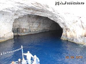 [P67] Paxos-Antipaxos - Intrarea în grota Ortholithos.  » foto by iulianic
 - 
<span class="allrVoted glyphicon glyphicon-heart hidden" id="av685498"></span>
<a class="m-l-10 hidden" id="sv685498" onclick="voting_Foto_DelVot(,685498,23149)" role="button">șterge vot <span class="glyphicon glyphicon-remove"></span></a>
<a id="v9685498" class=" c-red"  onclick="voting_Foto_SetVot(685498)" role="button"><span class="glyphicon glyphicon-heart-empty"></span> <b>LIKE</b> = Votează poza</a> <img class="hidden"  id="f685498W9" src="/imagini/loader.gif" border="0" /><span class="AjErrMes hidden" id="e685498ErM"></span>