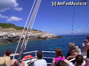 [P18] Paxos; coasta sud-estică, cu rocile calcaroase dantelate de valurile neostenite » foto by Dragoș_MD
 - 
<span class="allrVoted glyphicon glyphicon-heart hidden" id="av423934"></span>
<a class="m-l-10 hidden" id="sv423934" onclick="voting_Foto_DelVot(,423934,23149)" role="button">șterge vot <span class="glyphicon glyphicon-remove"></span></a>
<a id="v9423934" class=" c-red"  onclick="voting_Foto_SetVot(423934)" role="button"><span class="glyphicon glyphicon-heart-empty"></span> <b>LIKE</b> = Votează poza</a> <img class="hidden"  id="f423934W9" src="/imagini/loader.gif" border="0" /><span class="AjErrMes hidden" id="e423934ErM"></span>
