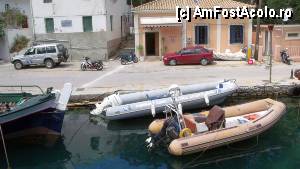 [P25] Gaios, Paxos - clădirea și bărcile pazei de coastă » foto by Dragoș_MD
 - 
<span class="allrVoted glyphicon glyphicon-heart hidden" id="av423941"></span>
<a class="m-l-10 hidden" id="sv423941" onclick="voting_Foto_DelVot(,423941,23149)" role="button">șterge vot <span class="glyphicon glyphicon-remove"></span></a>
<a id="v9423941" class=" c-red"  onclick="voting_Foto_SetVot(423941)" role="button"><span class="glyphicon glyphicon-heart-empty"></span> <b>LIKE</b> = Votează poza</a> <img class="hidden"  id="f423941W9" src="/imagini/loader.gif" border="0" /><span class="AjErrMes hidden" id="e423941ErM"></span>