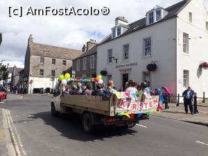 [P21] 12 August. Era Zilele Insulelor si acest camion de unde razbatea o mare galagie facea ture prin oras » foto by Aurici
 - 
<span class="allrVoted glyphicon glyphicon-heart hidden" id="av926477"></span>
<a class="m-l-10 hidden" id="sv926477" onclick="voting_Foto_DelVot(,926477,23153)" role="button">șterge vot <span class="glyphicon glyphicon-remove"></span></a>
<a id="v9926477" class=" c-red"  onclick="voting_Foto_SetVot(926477)" role="button"><span class="glyphicon glyphicon-heart-empty"></span> <b>LIKE</b> = Votează poza</a> <img class="hidden"  id="f926477W9" src="/imagini/loader.gif" border="0" /><span class="AjErrMes hidden" id="e926477ErM"></span>