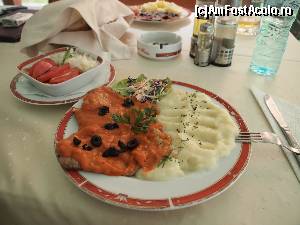 [P11] Cabana Bradet- in sfarsit mancarea- cotlet de porc la gratar cu sos picant » foto by luciaoradea
 - 
<span class="allrVoted glyphicon glyphicon-heart hidden" id="av552713"></span>
<a class="m-l-10 hidden" id="sv552713" onclick="voting_Foto_DelVot(,552713,23155)" role="button">șterge vot <span class="glyphicon glyphicon-remove"></span></a>
<a id="v9552713" class=" c-red"  onclick="voting_Foto_SetVot(552713)" role="button"><span class="glyphicon glyphicon-heart-empty"></span> <b>LIKE</b> = Votează poza</a> <img class="hidden"  id="f552713W9" src="/imagini/loader.gif" border="0" /><span class="AjErrMes hidden" id="e552713ErM"></span>