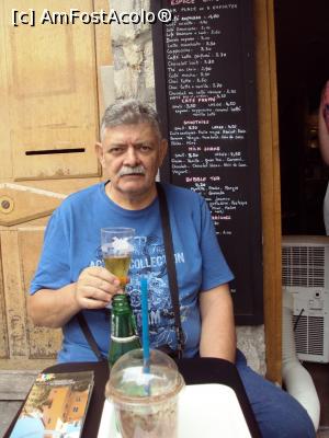[P37] Unii beau bere, alții un frappe...  » foto by Carmen Ion
 - 
<span class="allrVoted glyphicon glyphicon-heart hidden" id="av926604"></span>
<a class="m-l-10 hidden" id="sv926604" onclick="voting_Foto_DelVot(,926604,23156)" role="button">șterge vot <span class="glyphicon glyphicon-remove"></span></a>
<a id="v9926604" class=" c-red"  onclick="voting_Foto_SetVot(926604)" role="button"><span class="glyphicon glyphicon-heart-empty"></span> <b>LIKE</b> = Votează poza</a> <img class="hidden"  id="f926604W9" src="/imagini/loader.gif" border="0" /><span class="AjErrMes hidden" id="e926604ErM"></span>