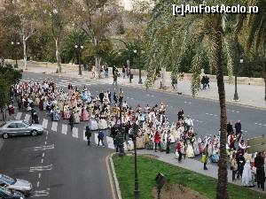 [P12] procesiune vazuta de la balconul Hostelului » foto by anka-bc
 - 
<span class="allrVoted glyphicon glyphicon-heart hidden" id="av683145"></span>
<a class="m-l-10 hidden" id="sv683145" onclick="voting_Foto_DelVot(,683145,23165)" role="button">șterge vot <span class="glyphicon glyphicon-remove"></span></a>
<a id="v9683145" class=" c-red"  onclick="voting_Foto_SetVot(683145)" role="button"><span class="glyphicon glyphicon-heart-empty"></span> <b>LIKE</b> = Votează poza</a> <img class="hidden"  id="f683145W9" src="/imagini/loader.gif" border="0" /><span class="AjErrMes hidden" id="e683145ErM"></span>